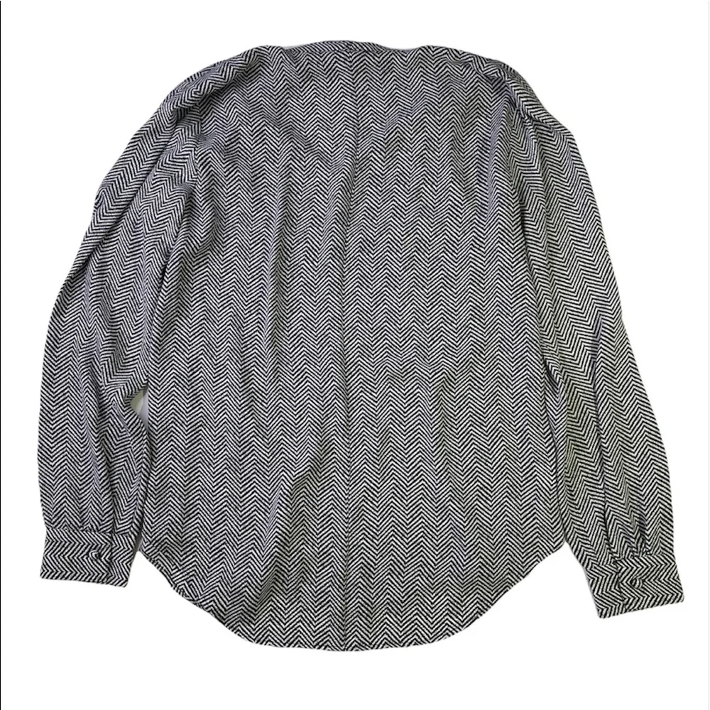 Ann Taylor Black White Zig Zag Bow Neck Top Size XSP - Picture 4 of 8